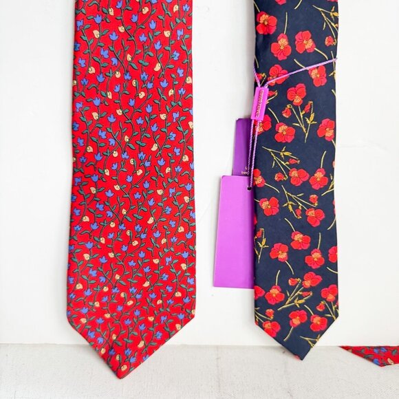 Liberty Fabric Set of 2 floral Silk Ties - Picture 3 of 10